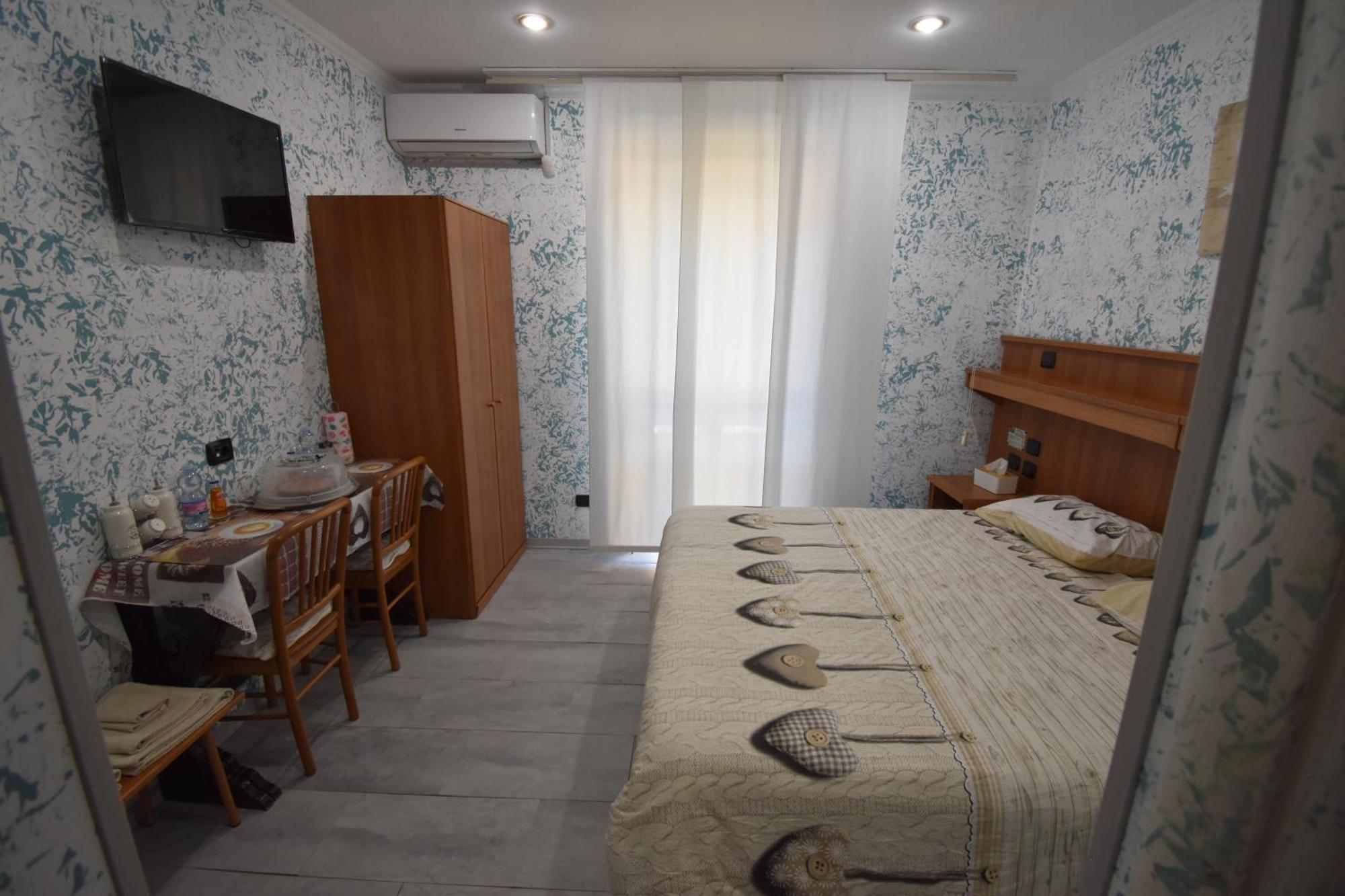 Vichyenichy Hotel Morena Quarto foto