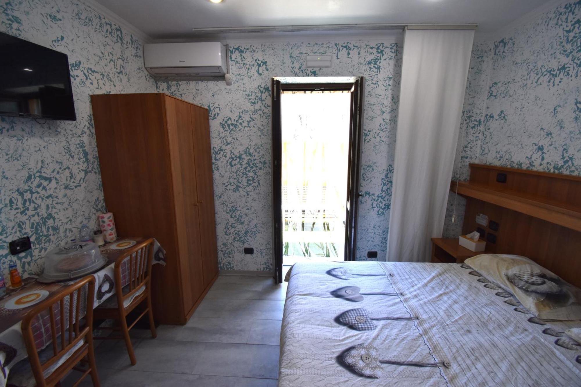 Vichyenichy Hotel Morena Quarto foto